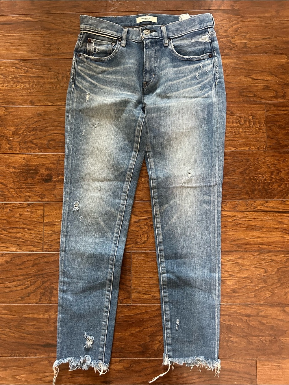 Moussy Vintage Light Blue Slightly Distressed Ankle Crop Jeans